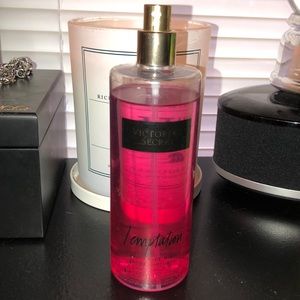 Victoria secret temptation 8.4 oz